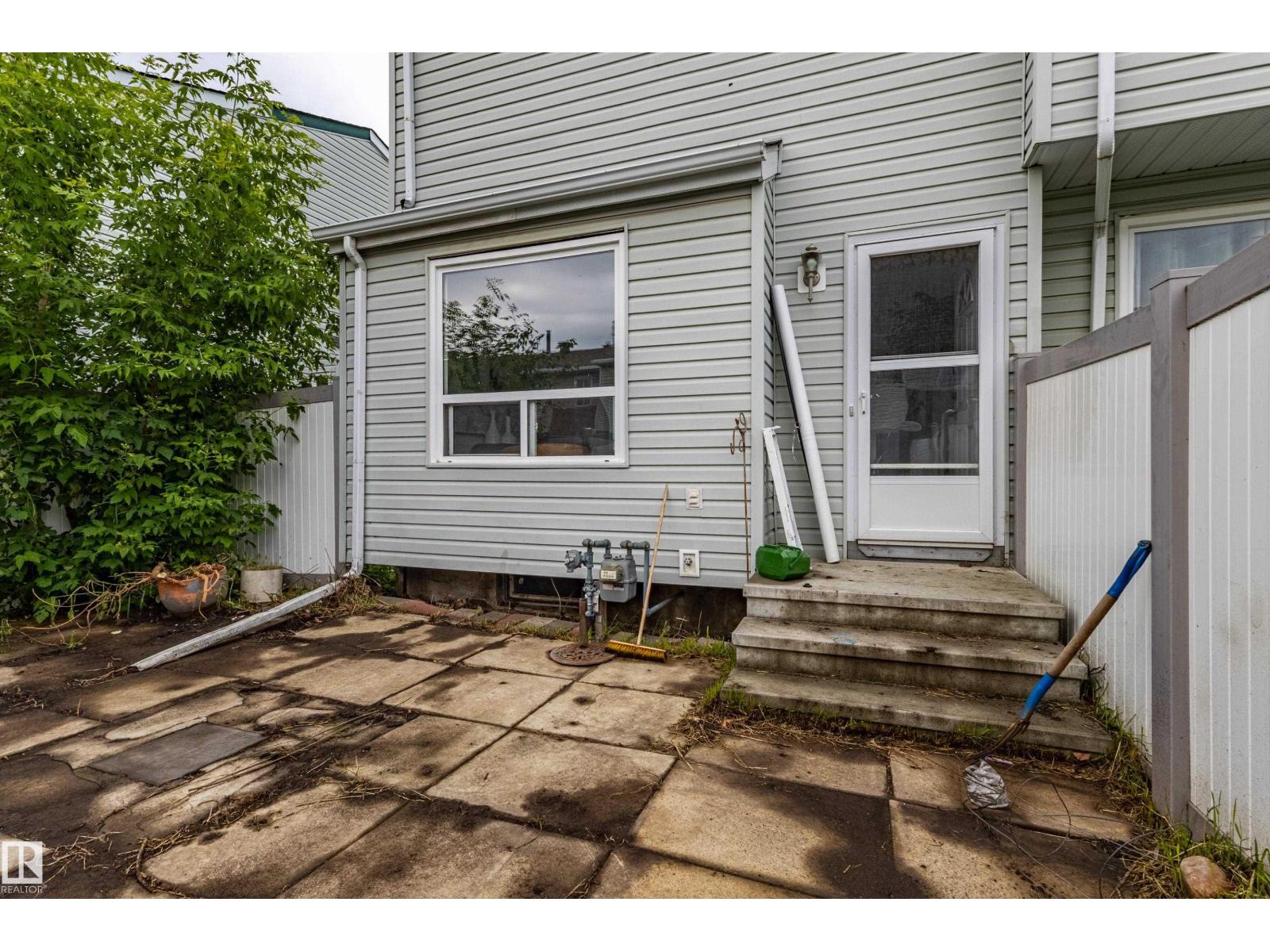 209 Dickinsfield CO NW