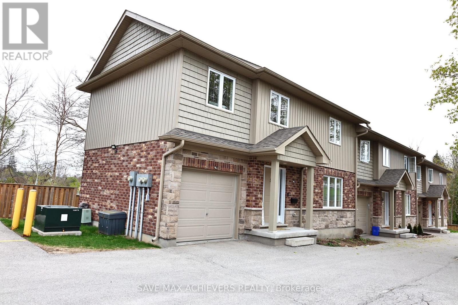 3 - 35 SHAMROCK STREET