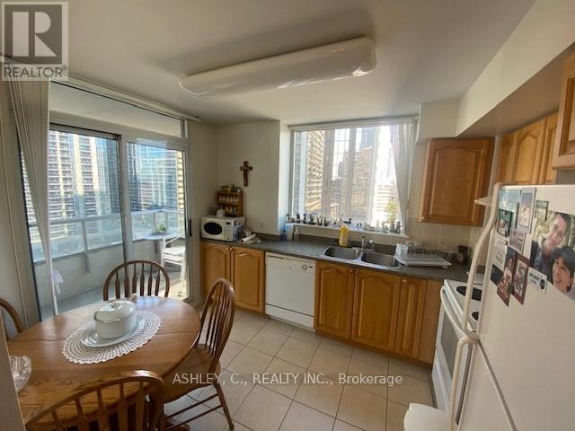 1602 - 23 HOLLYWOOD AVENUE E