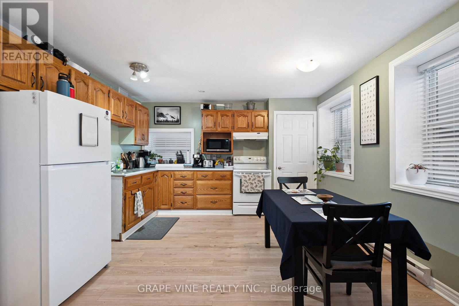 APARTMENT 1 AND 2 - 261 ELGIN STREET W