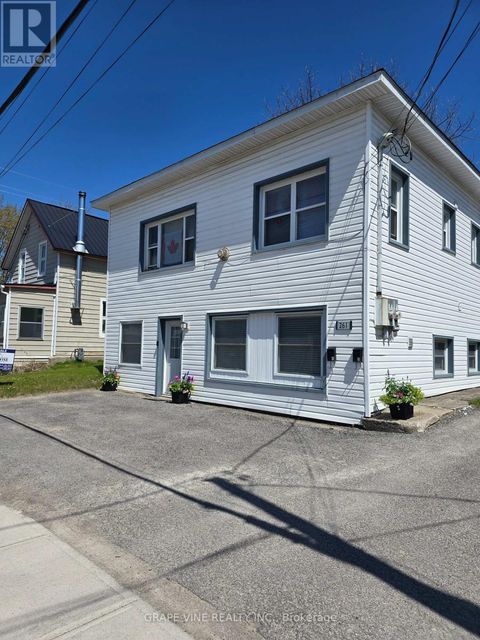 APARTMENT 1 AND 2 - 261 ELGIN STREET W Arnprior ON K7S1P5