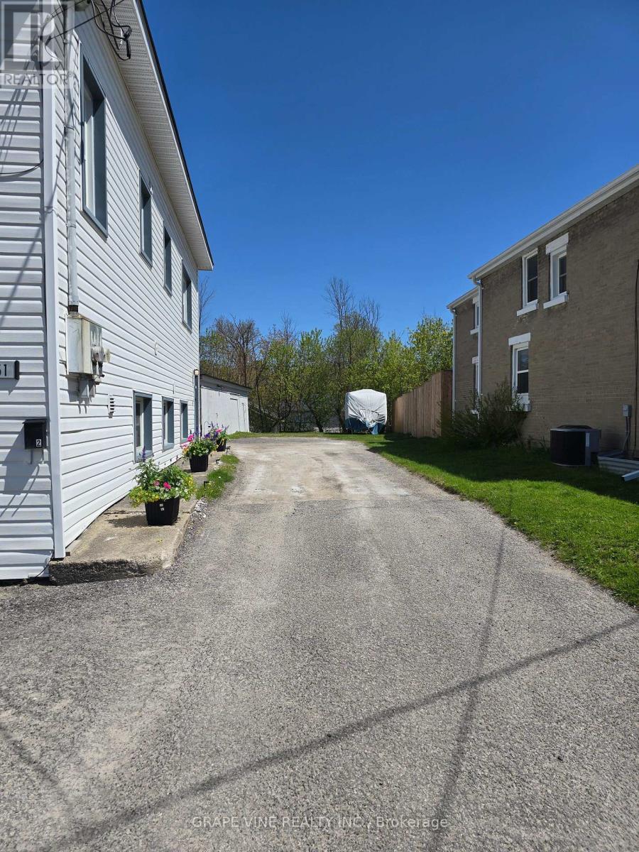 APARTMENT 1 AND 2 - 261 ELGIN STREET W