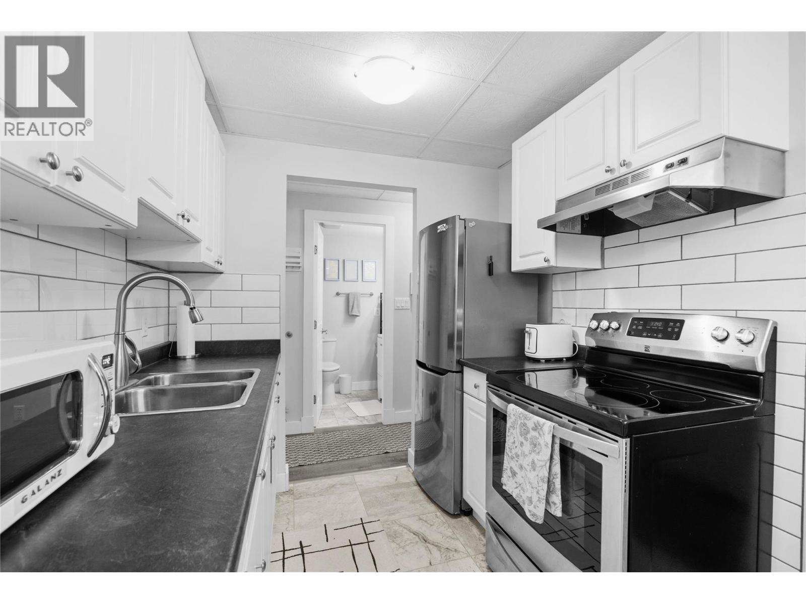 922 DYNES Avenue Unit# 207