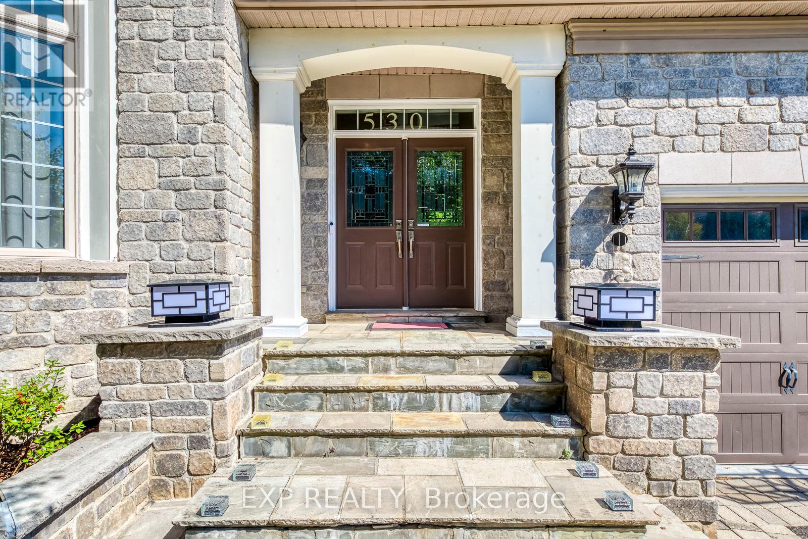 530 GOLFVIEW COURT