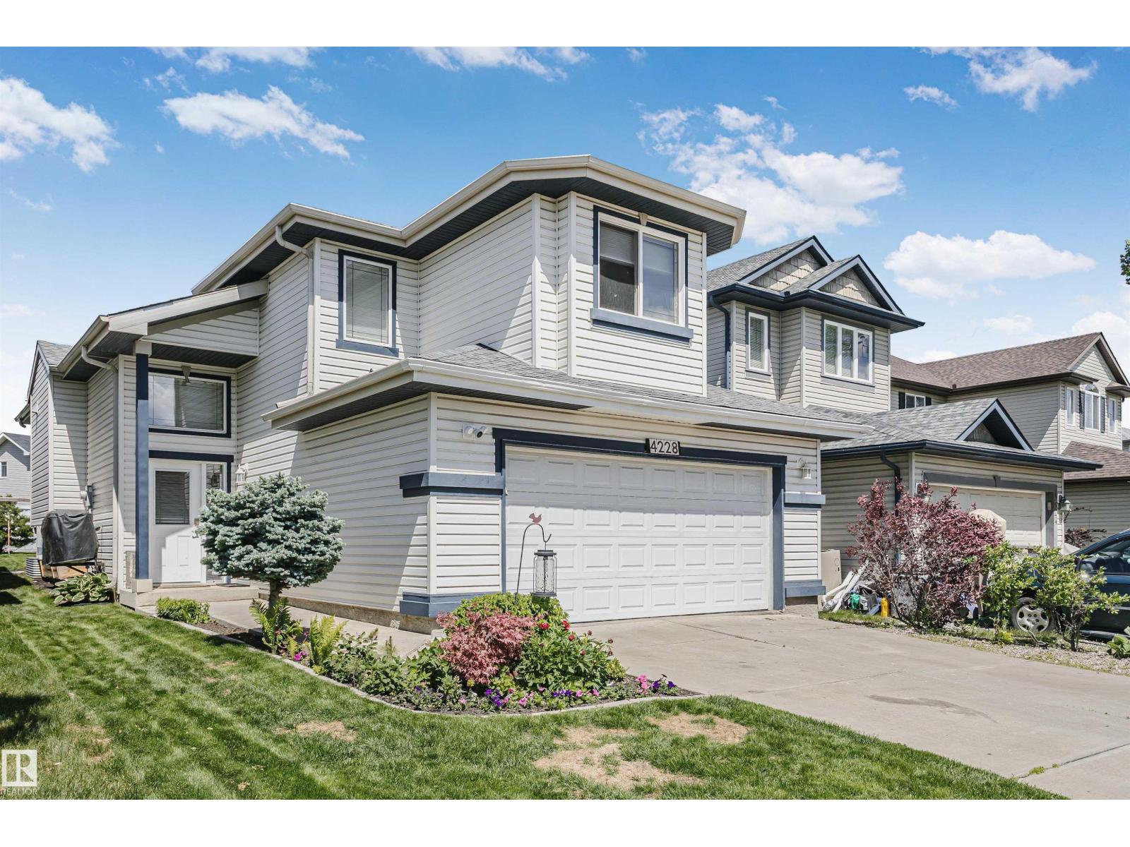 4228 162 AV NW