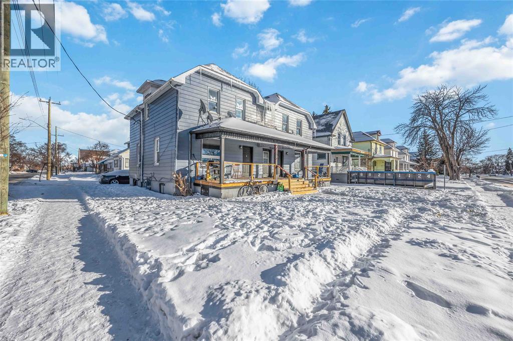 218-220 Mitton STREET South