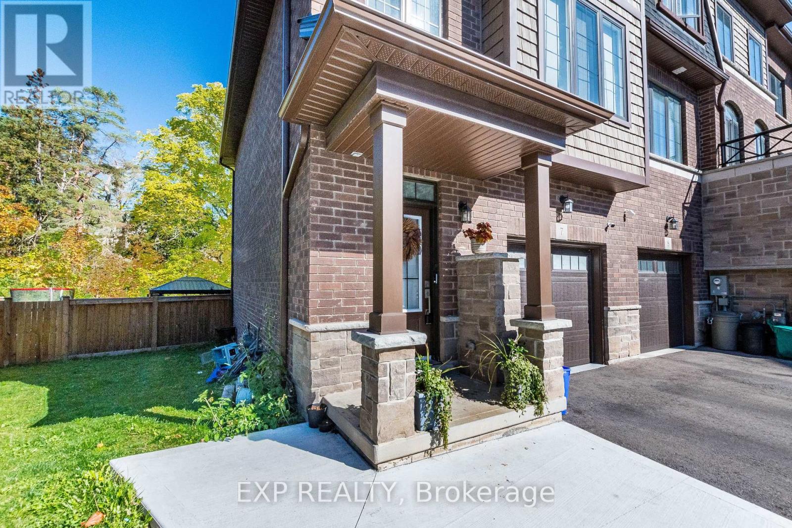 7 - 445 ONTARIO STREET S