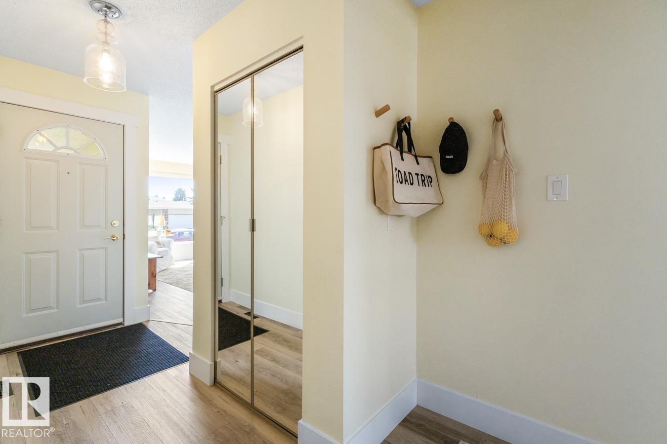 6908 19 AV NW
