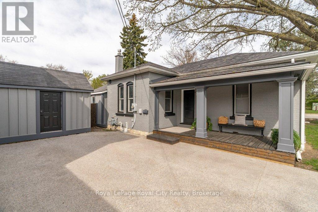 554 WOOLWICH STREET