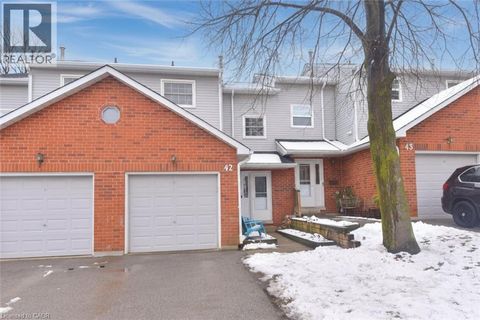 2065 AMHERST HEIGHTS Court Unit# 42 Burlington ON L7P4S1