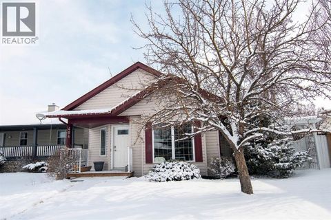 404 18 Street SE High River AB T1V1W3