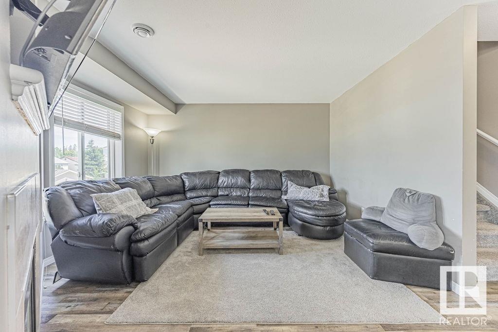 #54 2505 42 ST NW