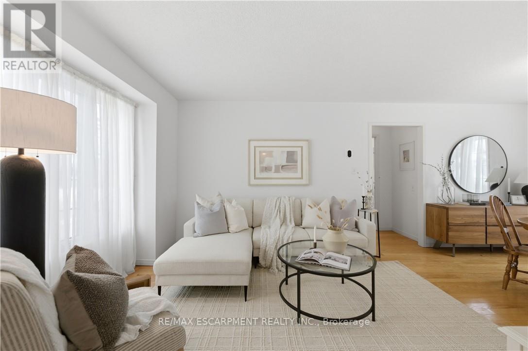 142 SILVERBIRCH AVENUE