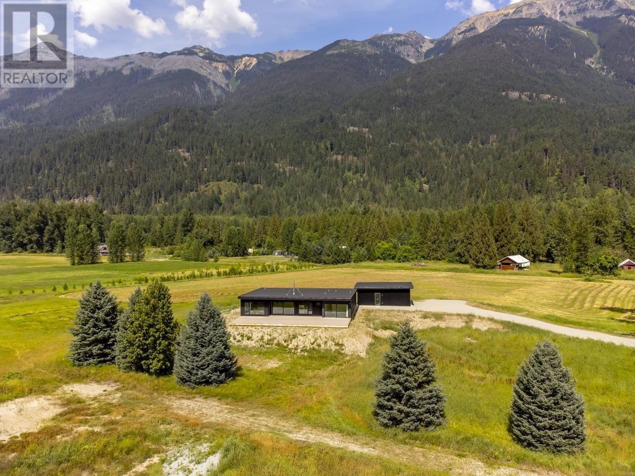 3085 LOIS ROAD