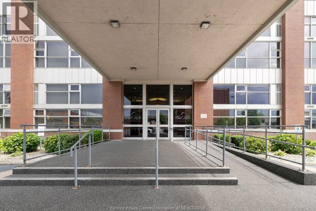 2175 WYANDOTTE STREET East Unit# 313