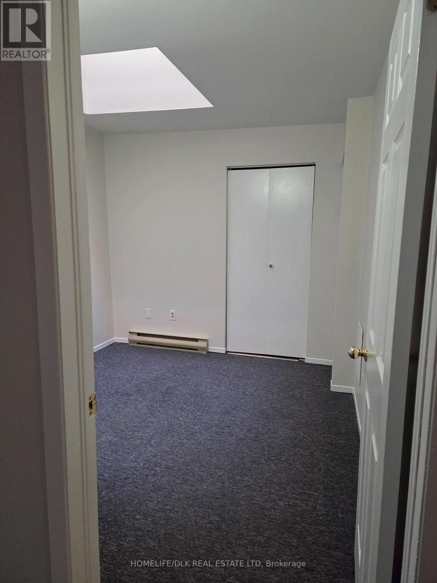 3 - 180 KING STREET E