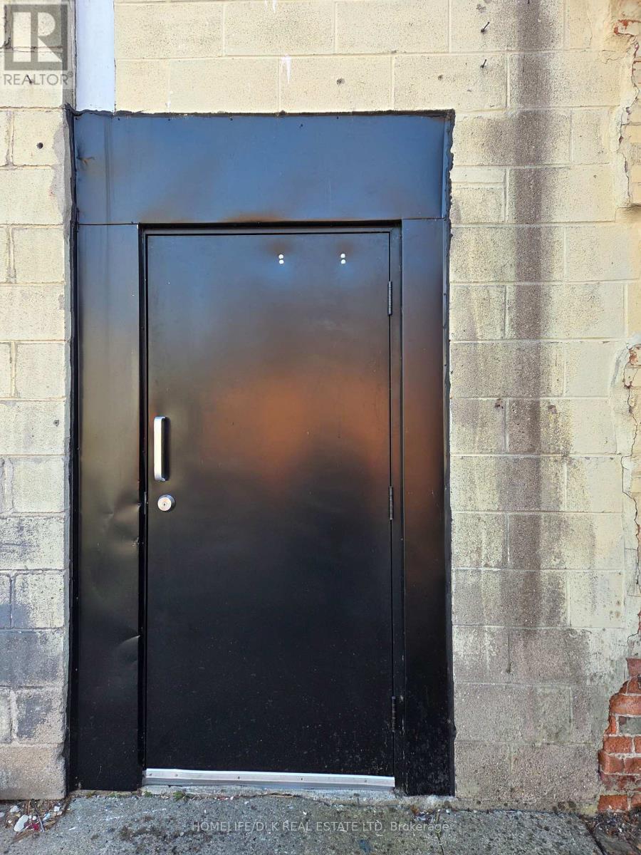 3 - 180 KING STREET E