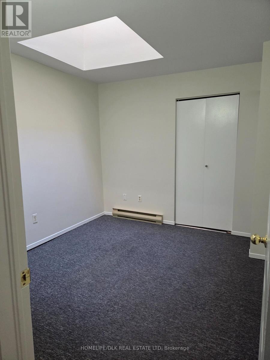 3 - 180 KING STREET E