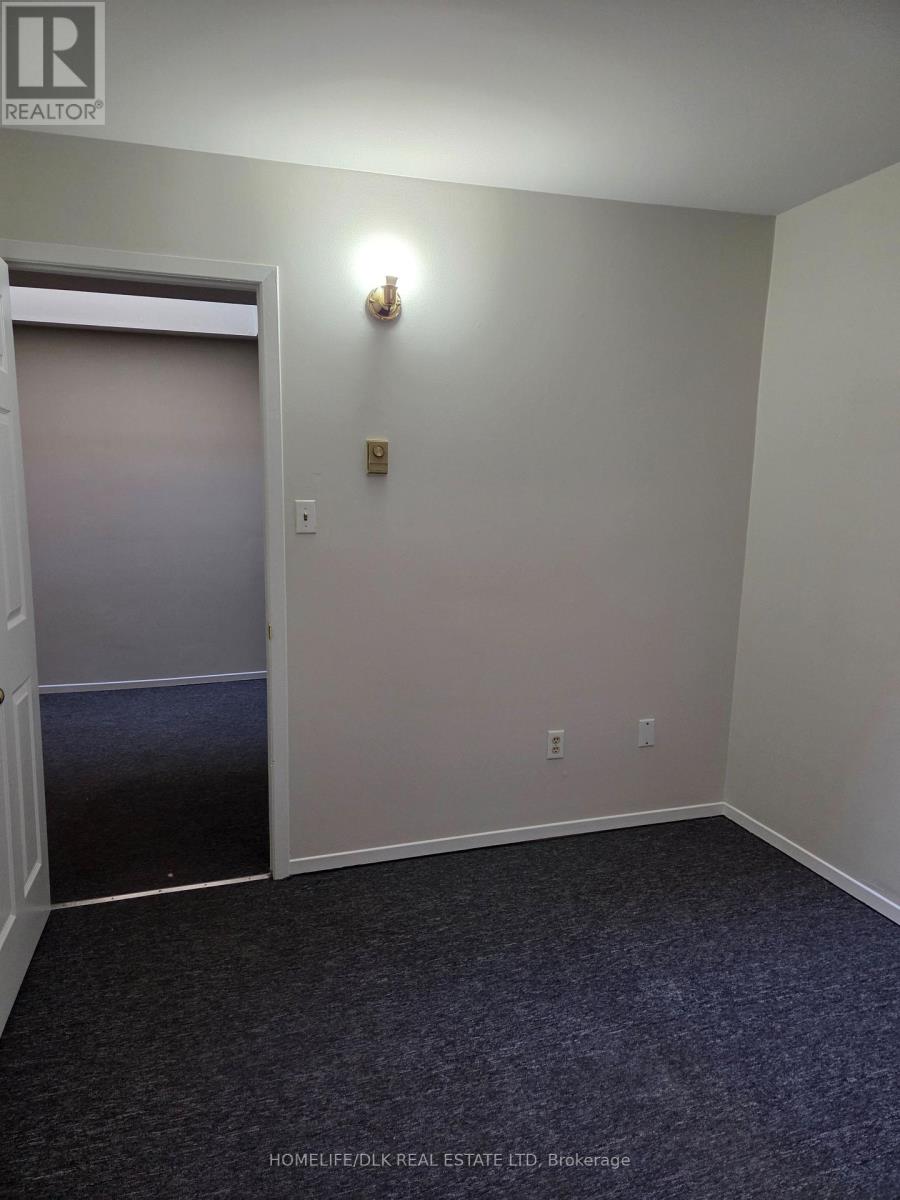 3 - 180 KING STREET E