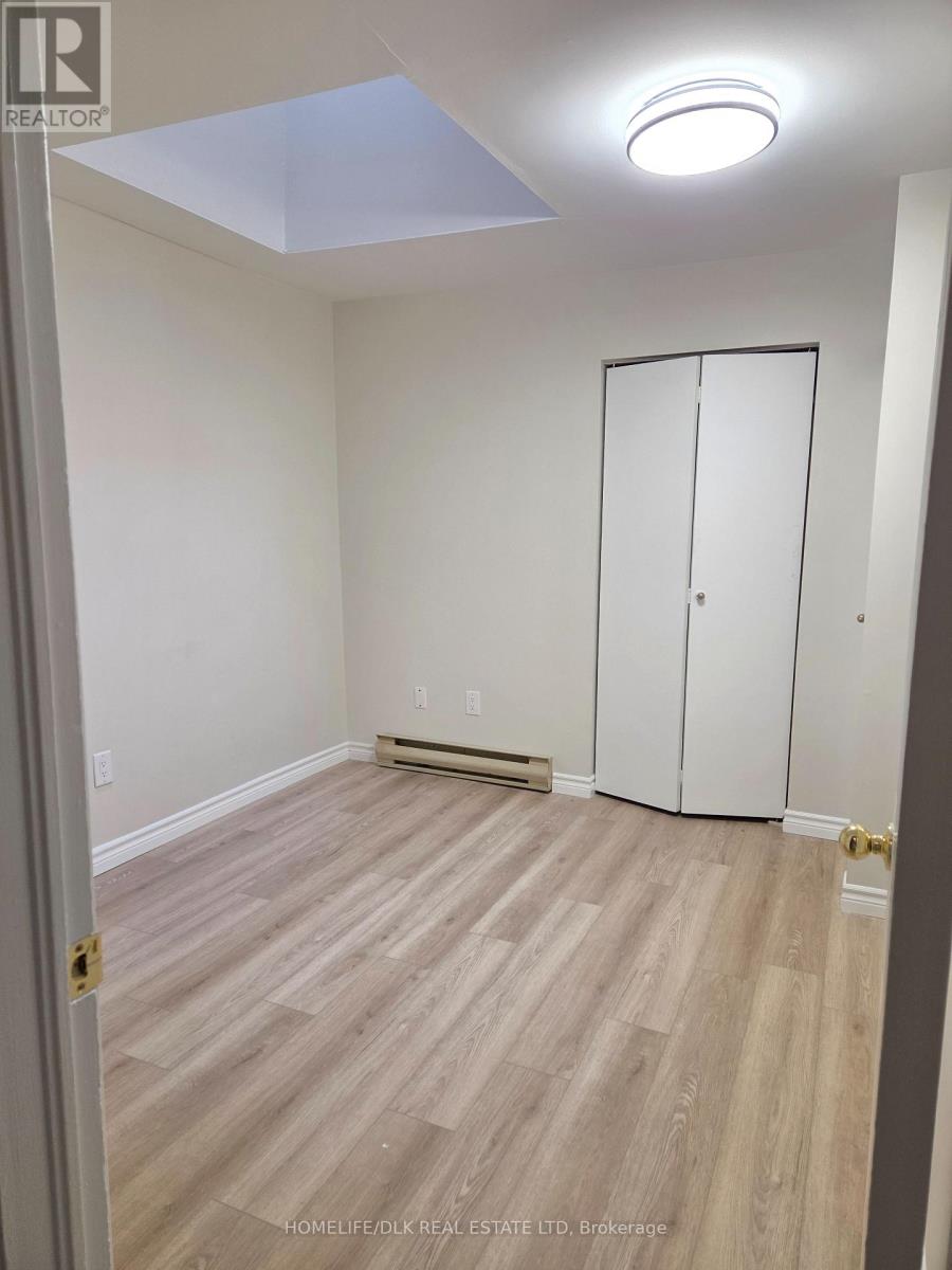 3 - 180 KING STREET E