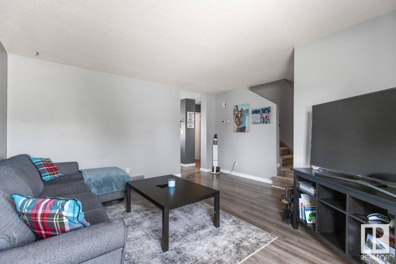 4703 32 AV NW