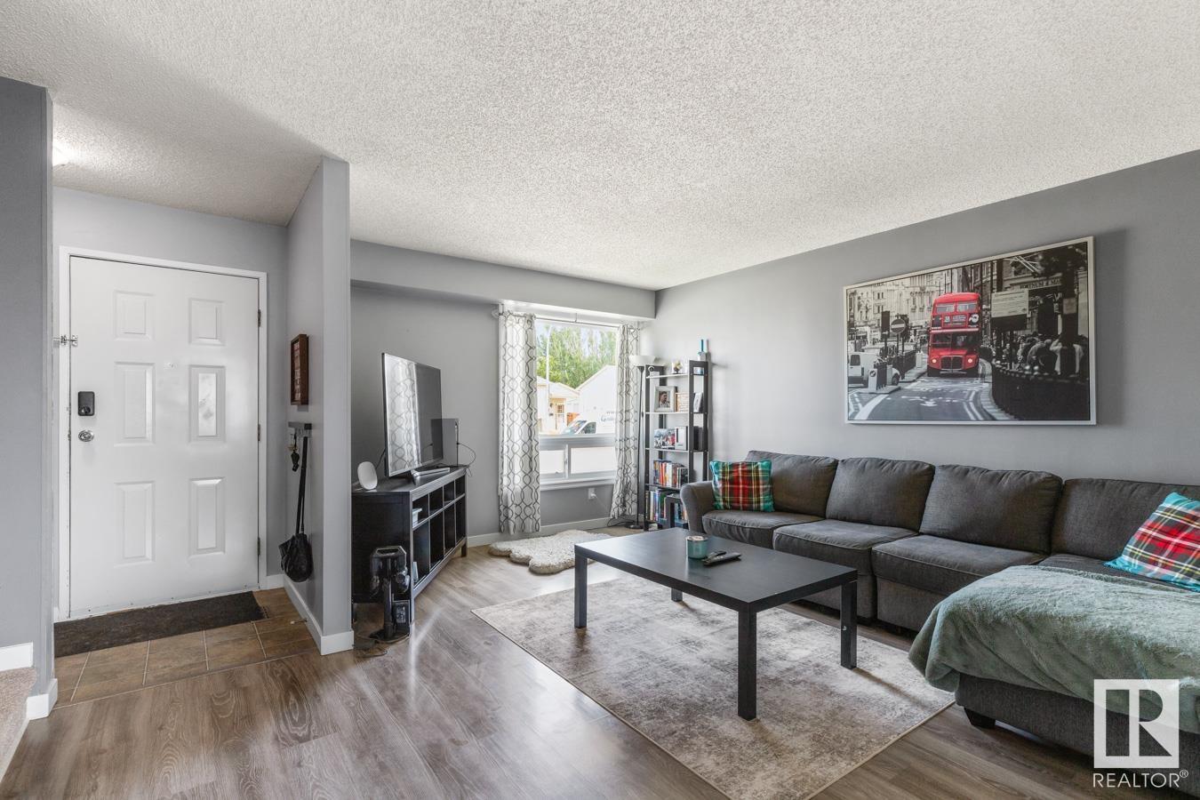 4703 32 AV NW