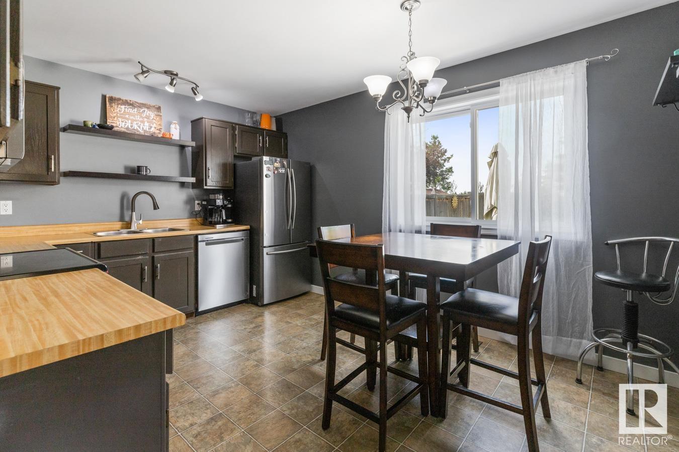 4703 32 AV NW