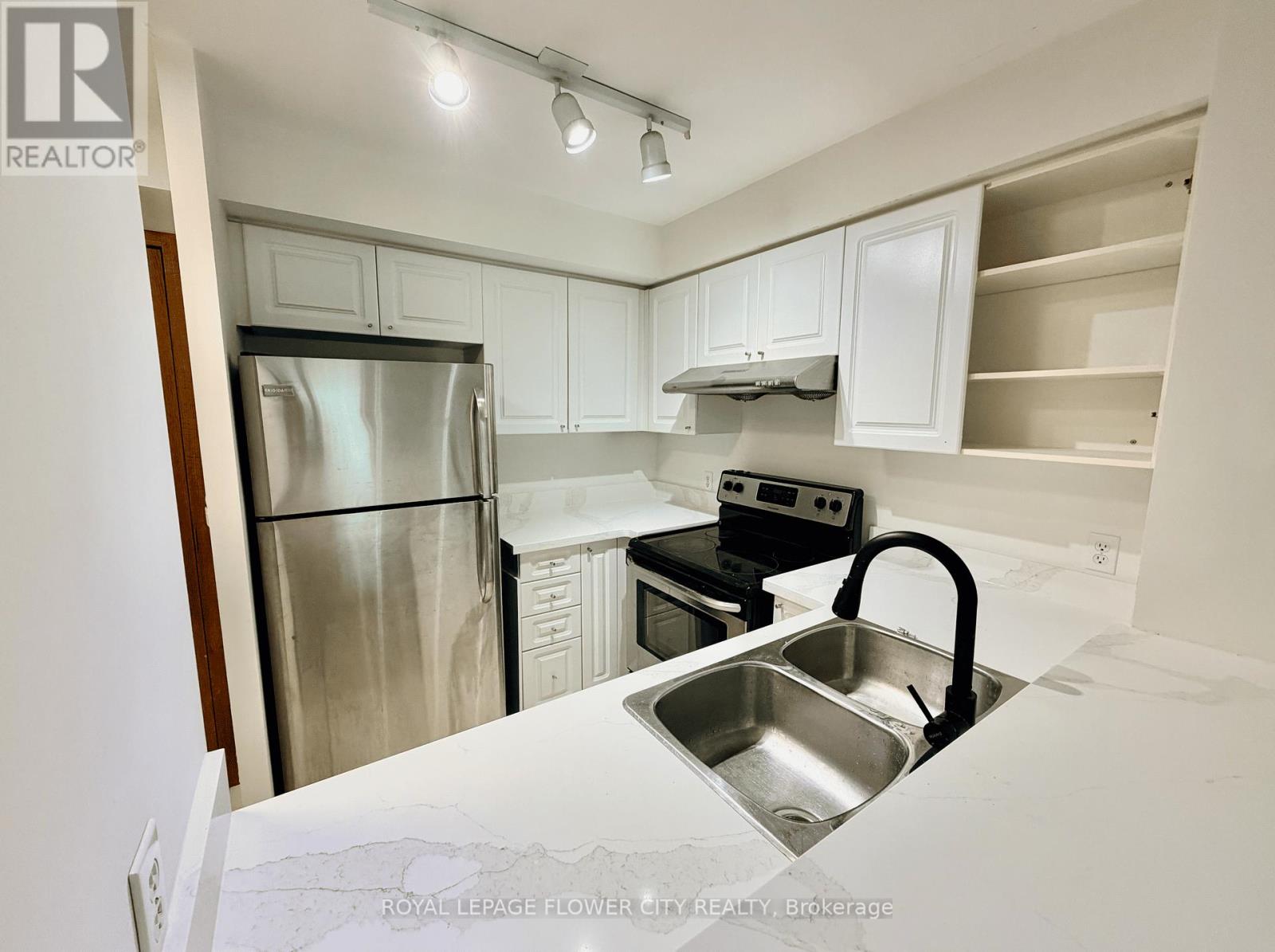 2303 - 11 LEE CENTRE DRIVE