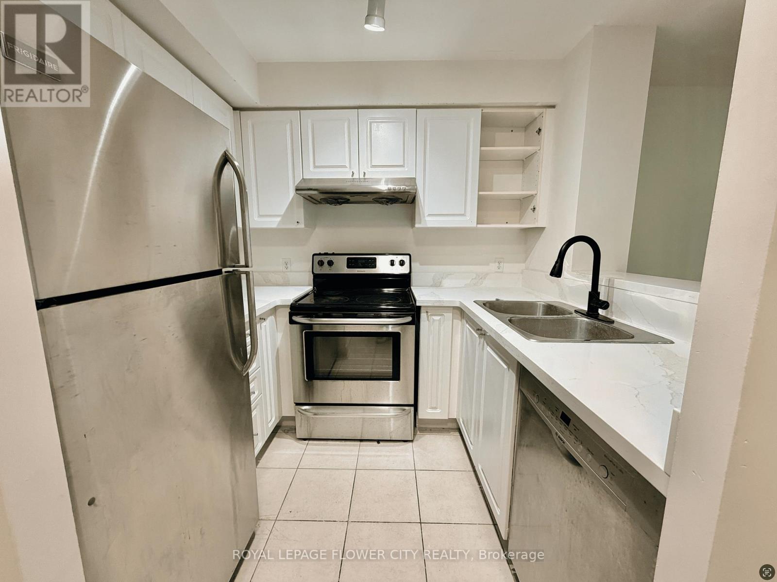 2303 - 11 LEE CENTRE DRIVE