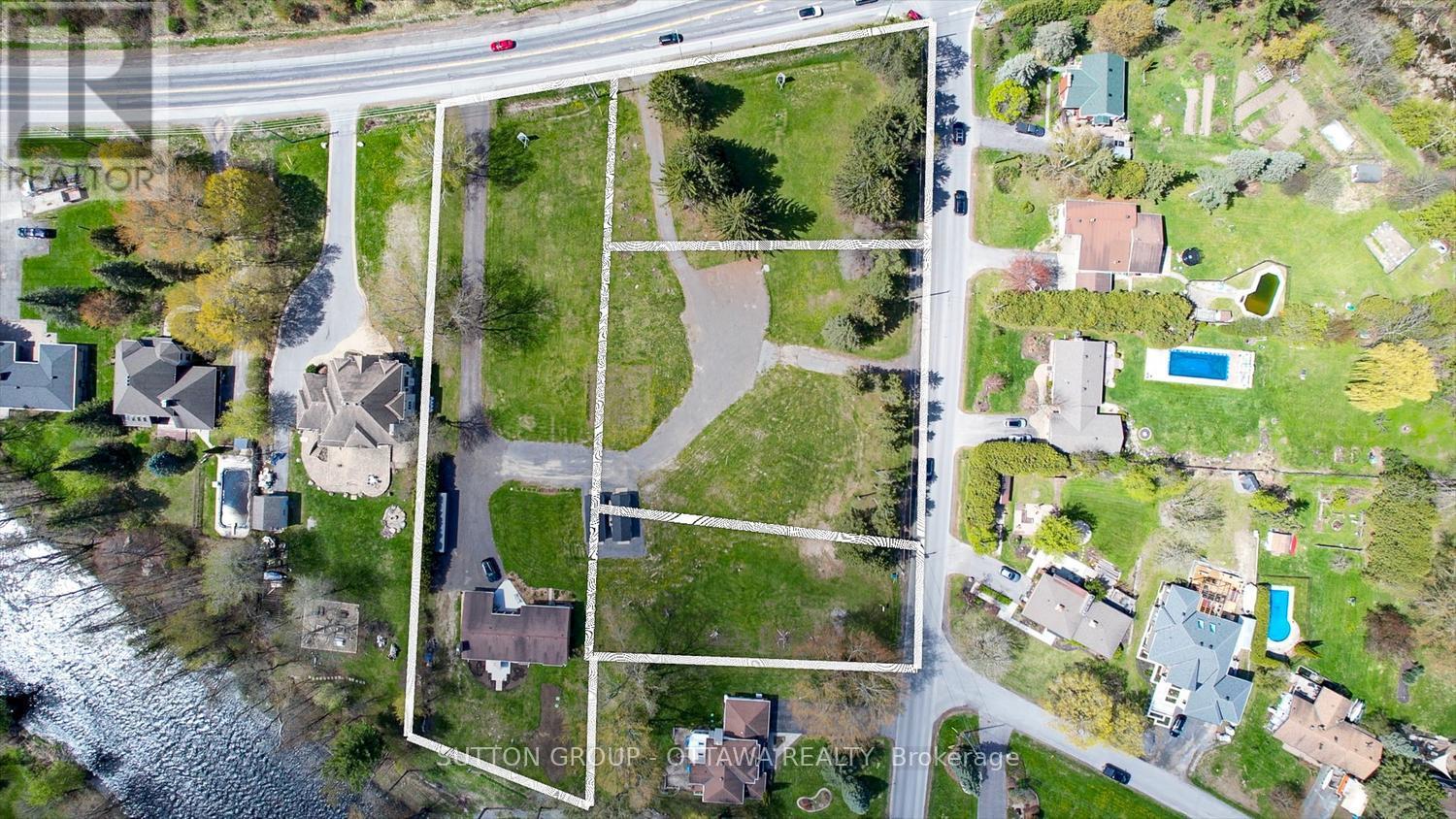 4003 RIDEAU VALLEY DRIVE