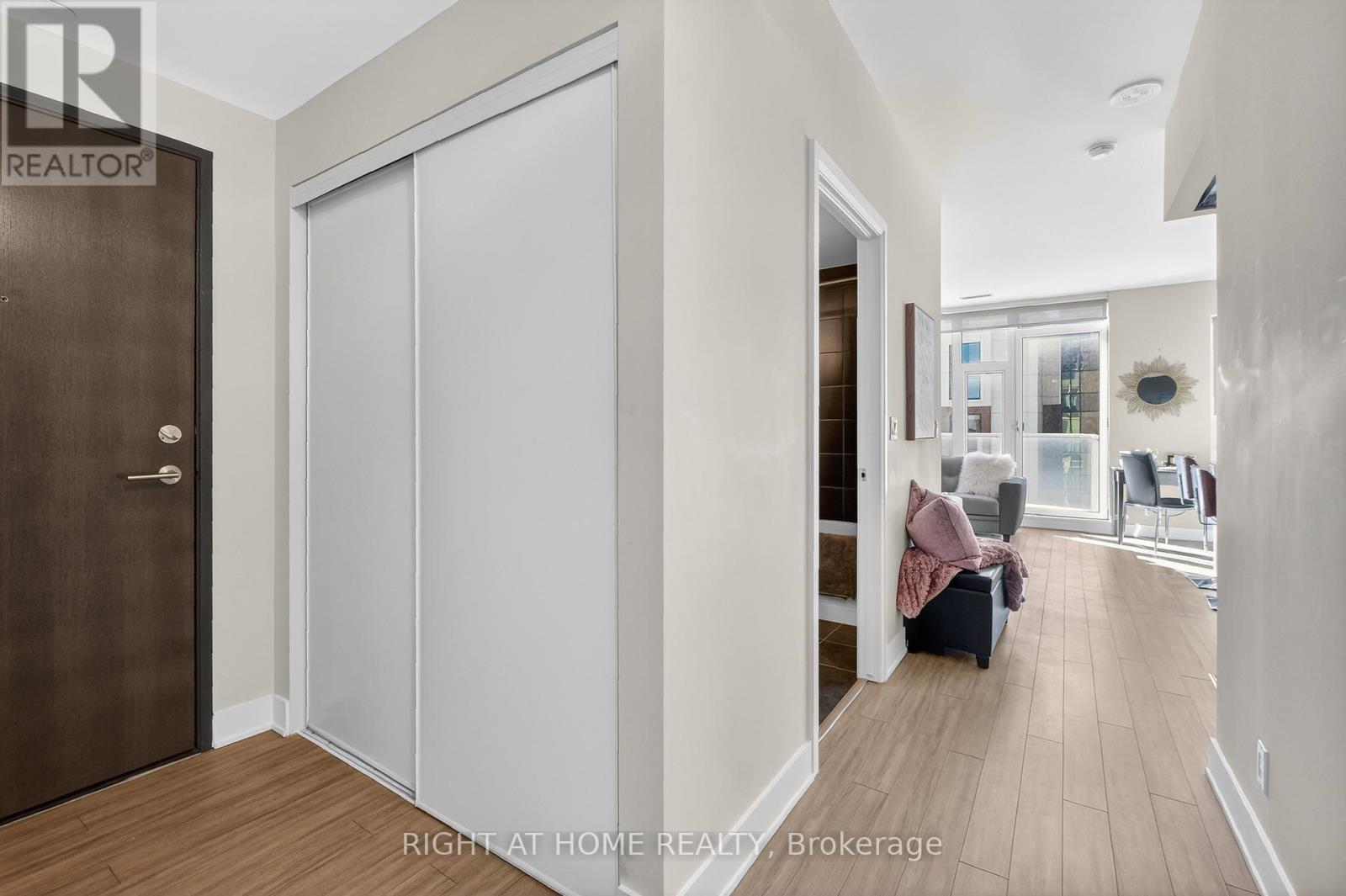 806 - 118 HOLMWOOD AVENUE