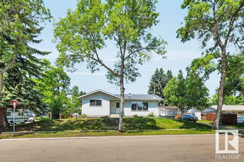 23 LAWRENCE CR