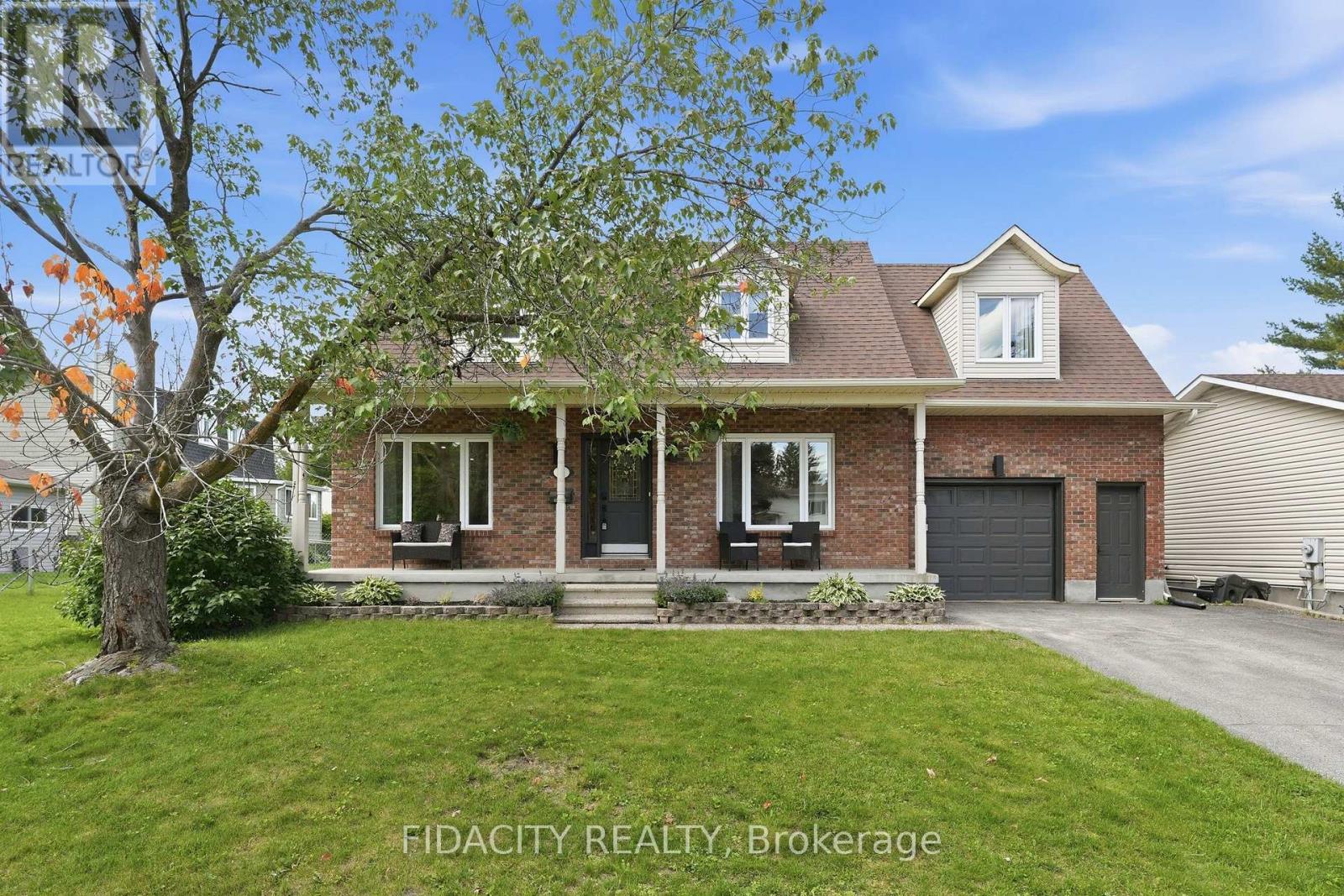 13 POOLE CREEK CRESCENT