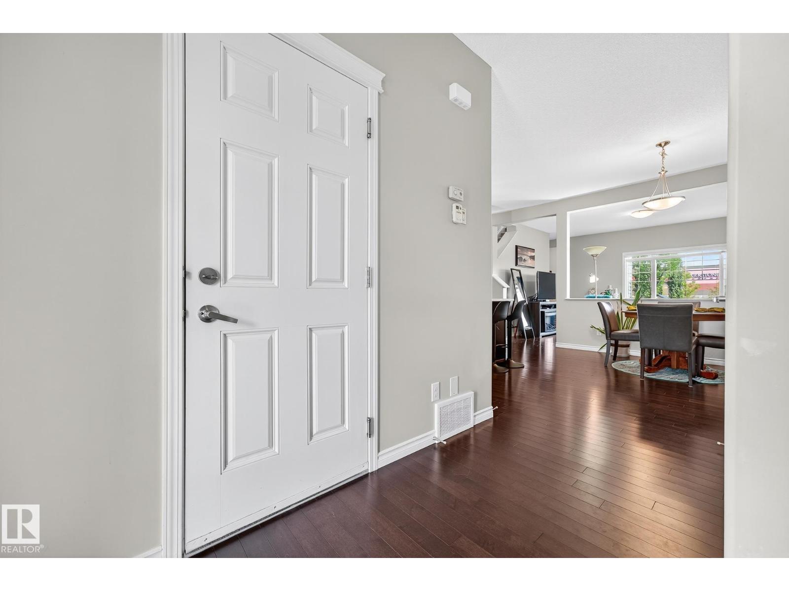 7598 ELLESMERE WY