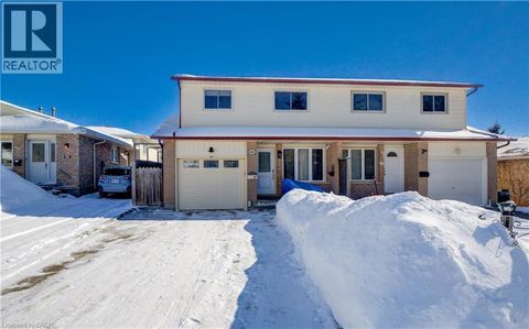 52 UXBRIDGE Crescent Kitchener ON N2E2P8