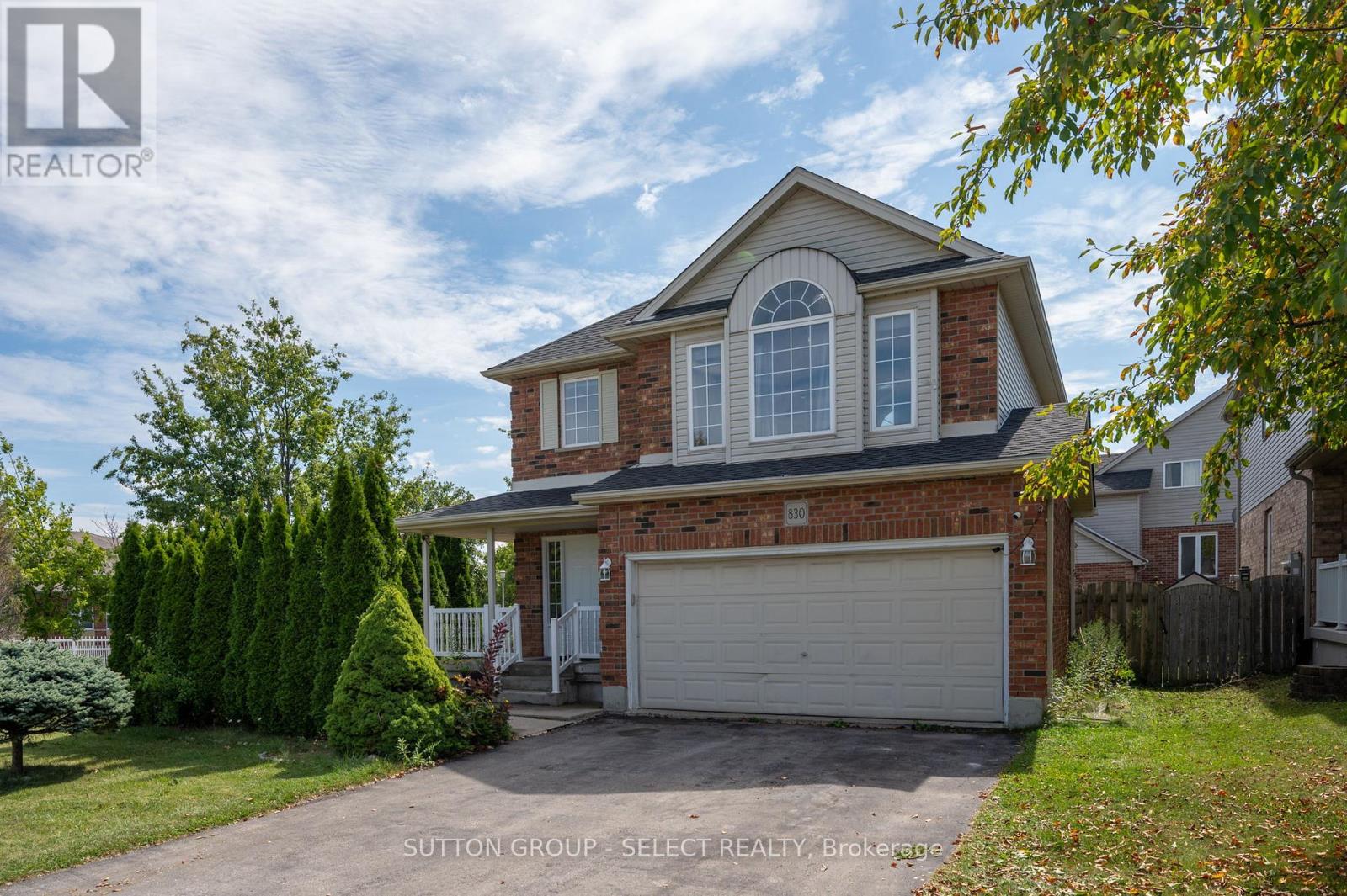 830 CRESTHAVEN CRESCENT