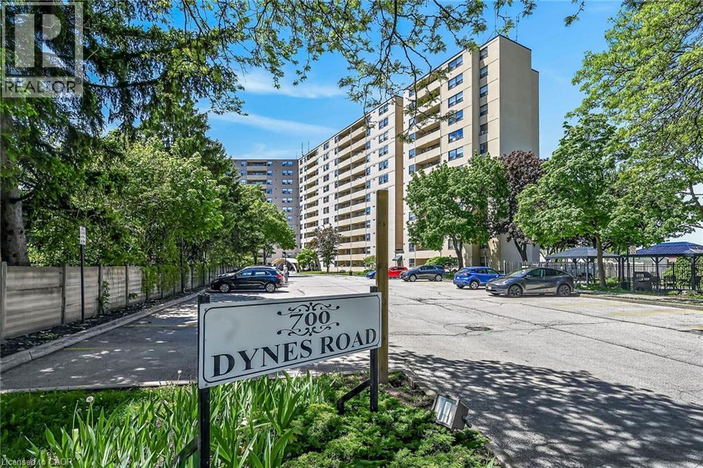 700 DYNES Road Unit# 1005