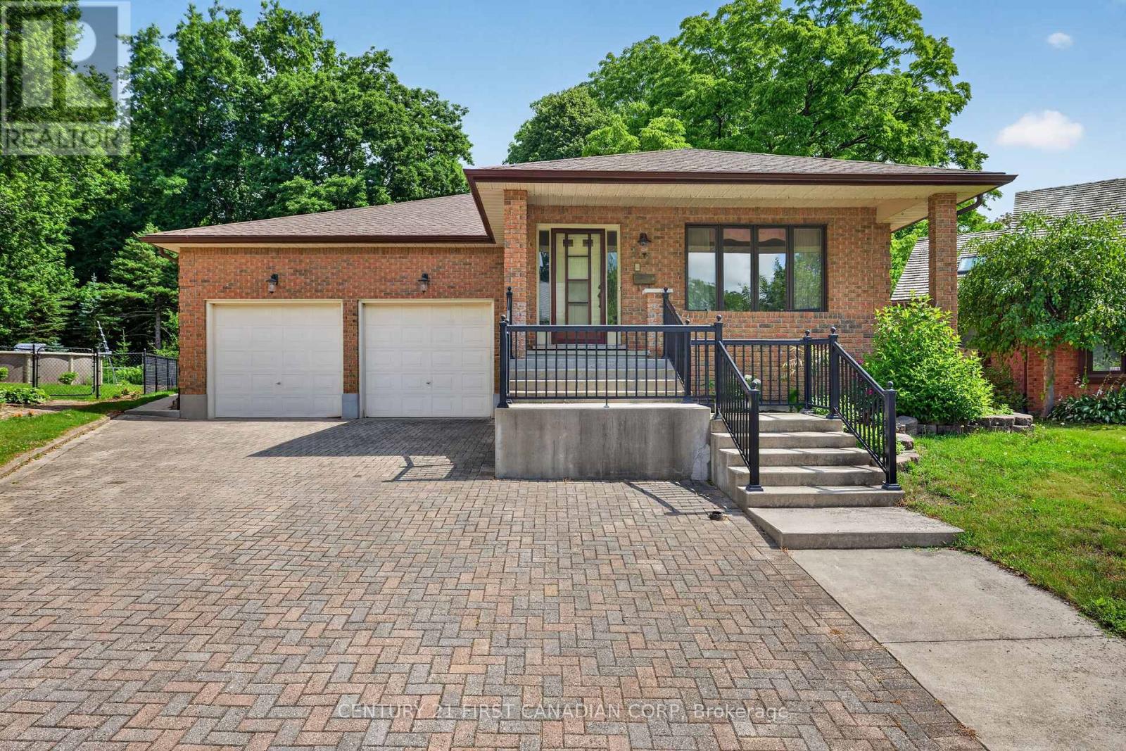27 STIRRUP COURT