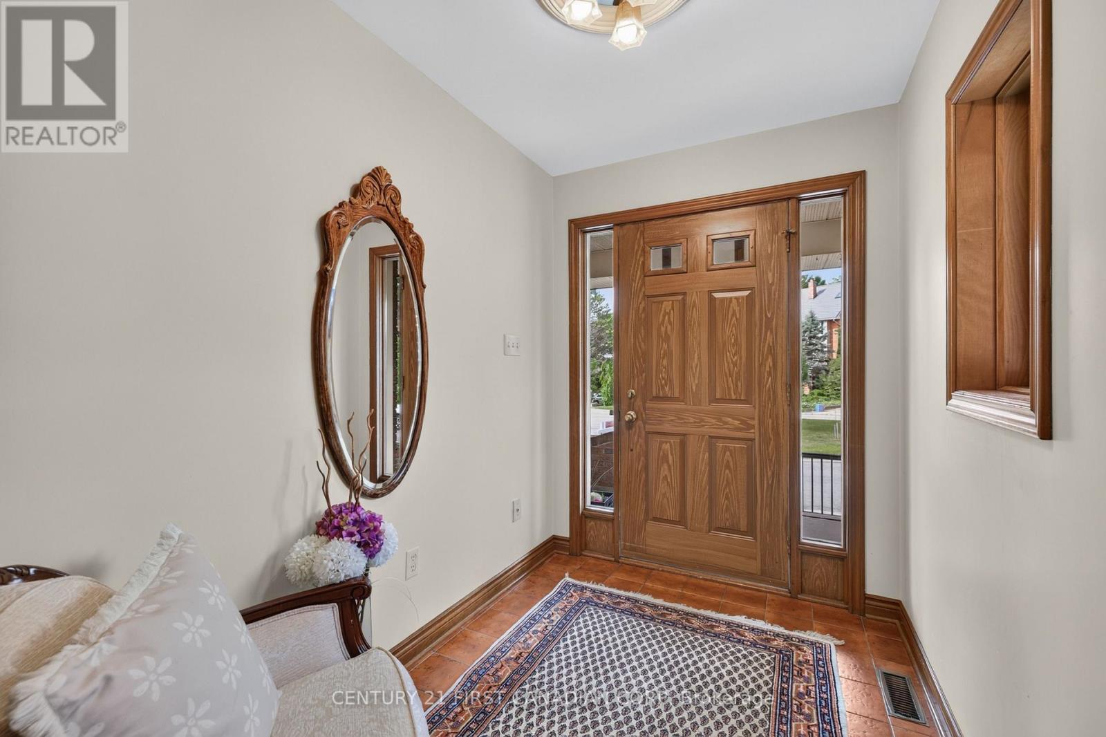 27 STIRRUP COURT