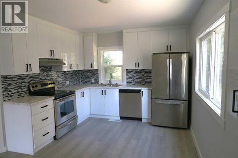 207 Centre Street Lomond AB T0L1G0