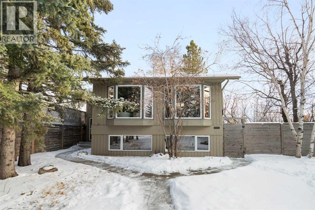 211 Coach Side Road SW