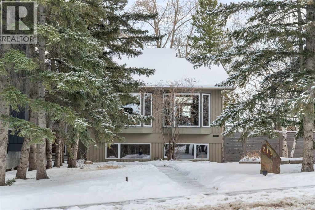 211 Coach Side Road SW