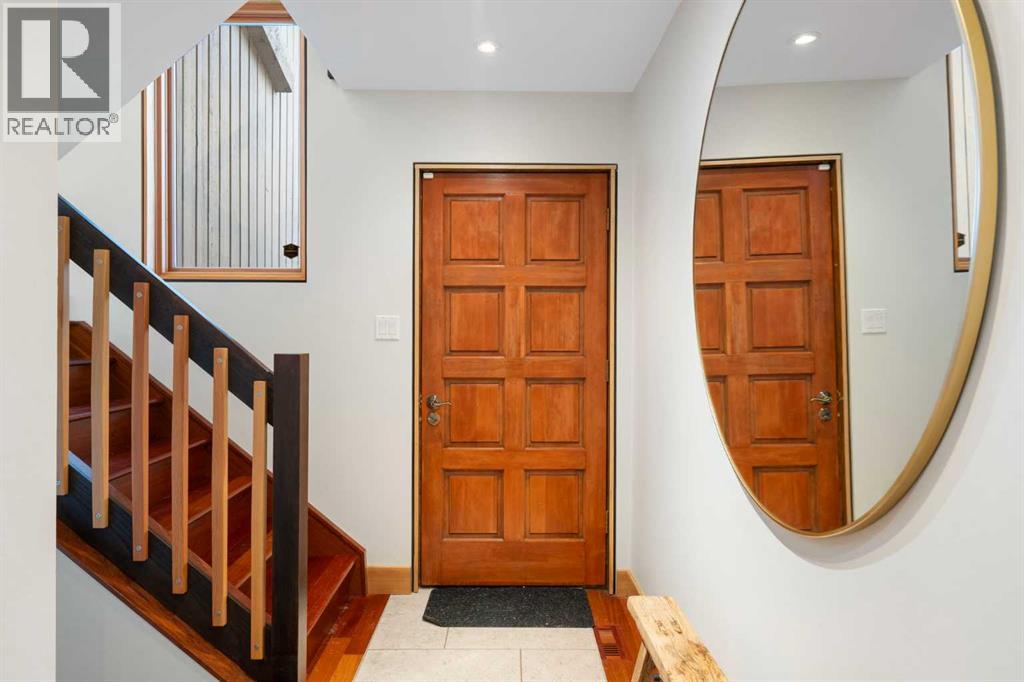 211 Coach Side Road SW