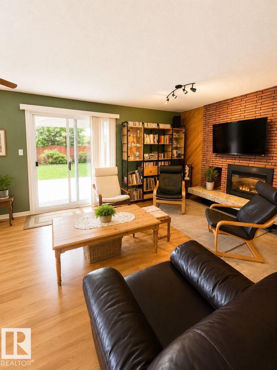 11015 144 ST NW