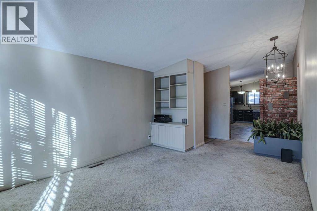 3420 Lane Crescent SW