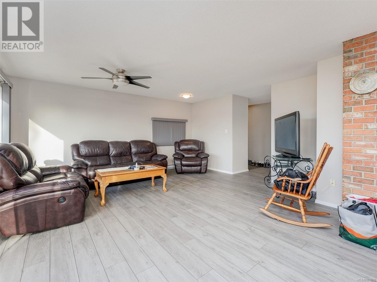 847 Admirals Rd