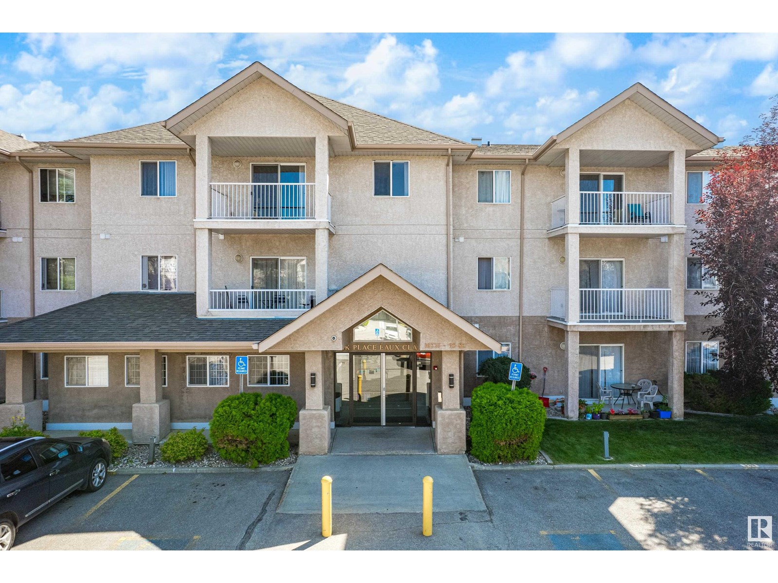 #339 16221 95 ST NW