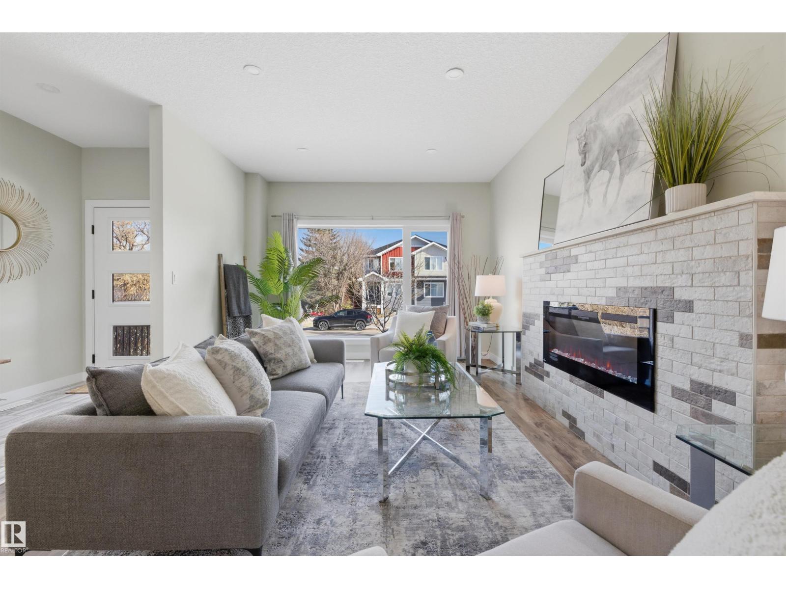9928 151 ST NW NW