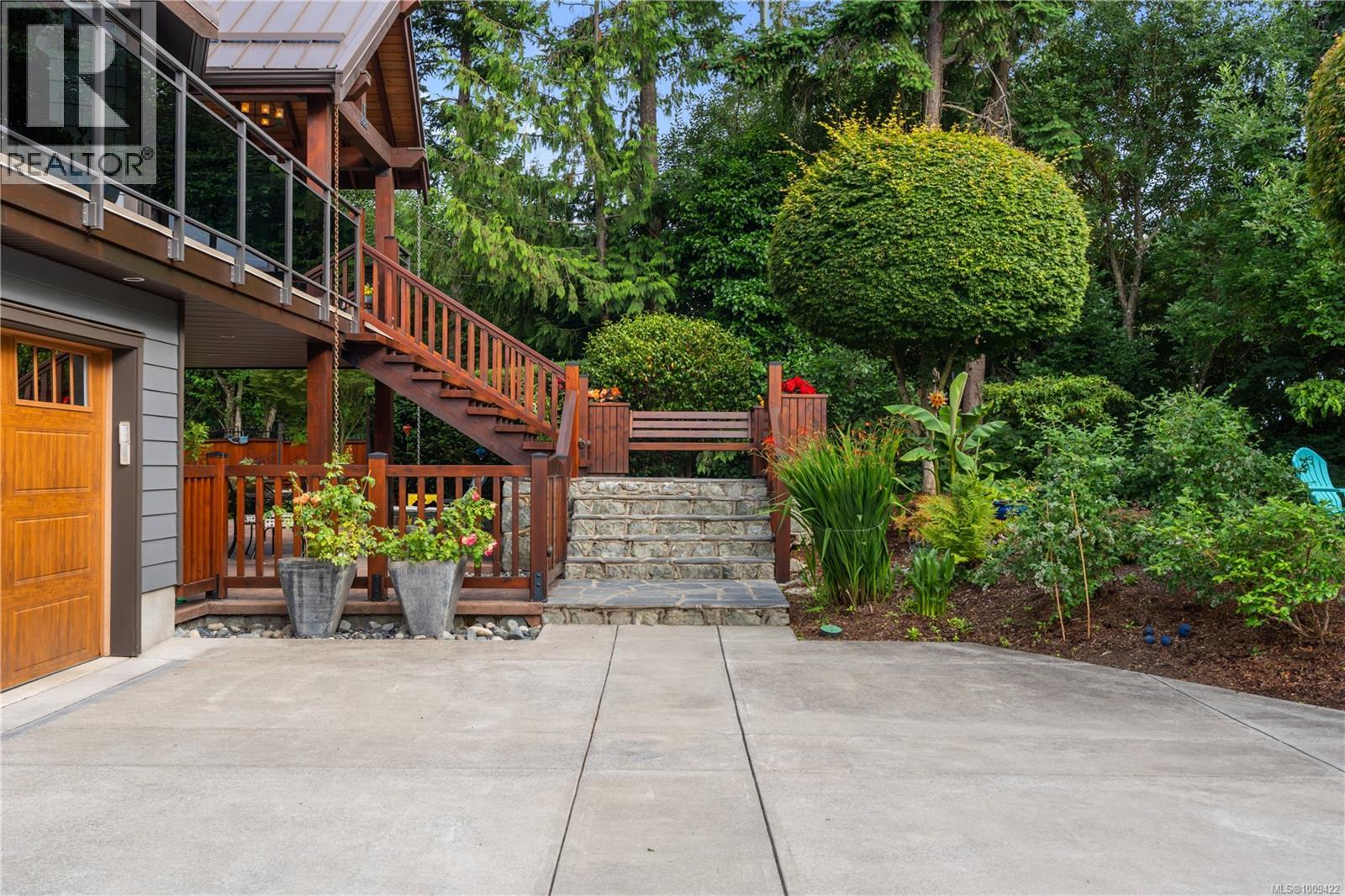 10879 Madrona Dr