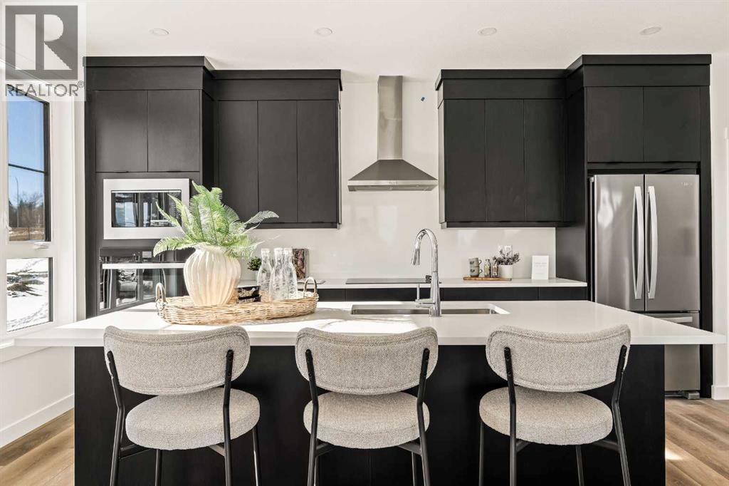 705 Sovereign Common SW